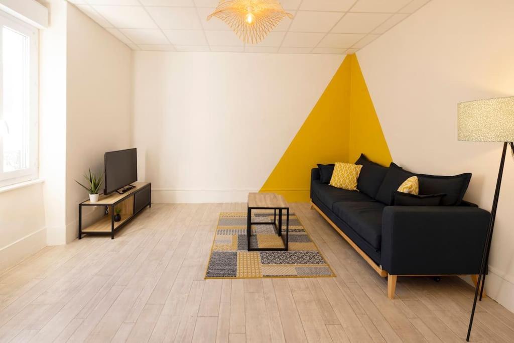 Le Cosy C - T2 Tout Equipe - Centre-Ville Gare 몽뤼꽁 외부 사진